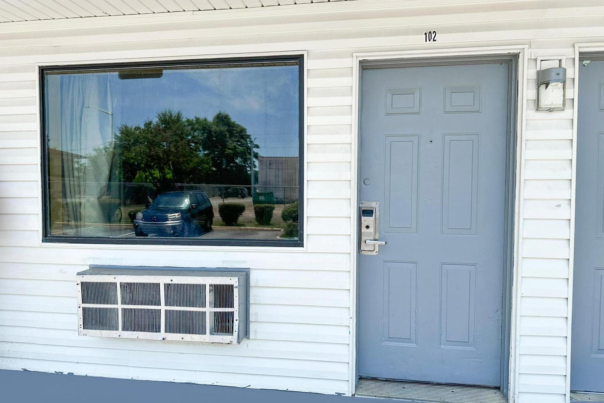 Luxury Inn By Oyo Albany Exterior foto