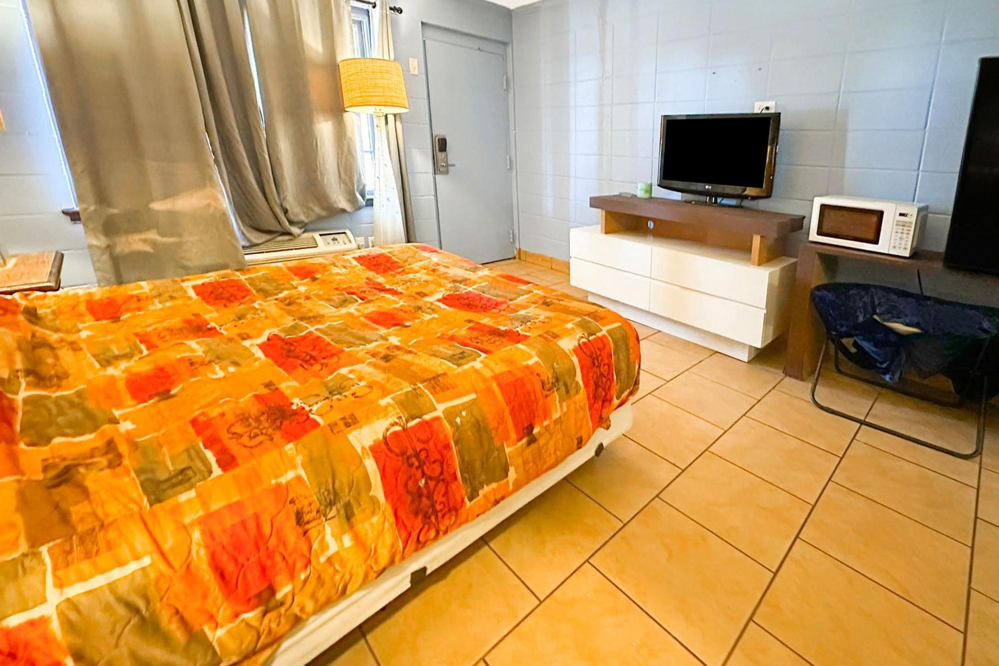 Luxury Inn By Oyo Albany Exterior foto